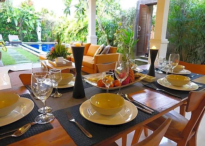 ホテル Mahayana 3br -7min Access & 10min To Canggu バリ島
