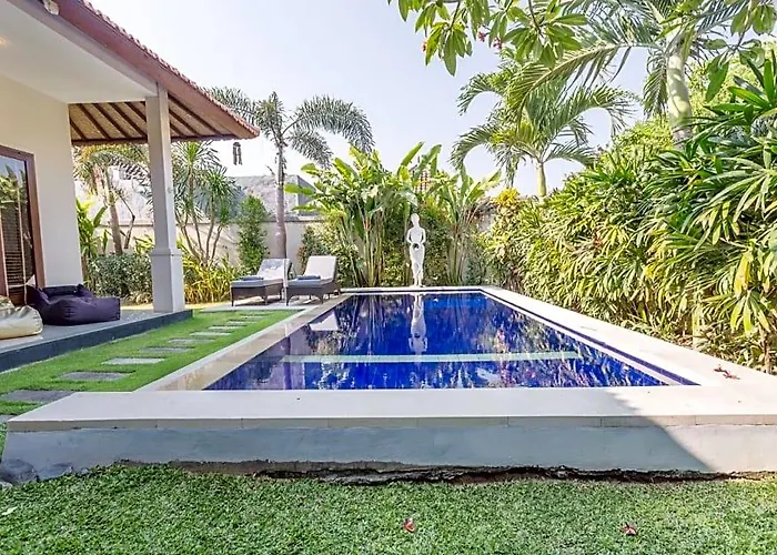 ホテル Mahayana 3br -7min Access & 10min To Canggu バリ島