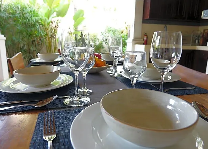 Mahayana 3br -7min Access & 10min To Canggu バリ島