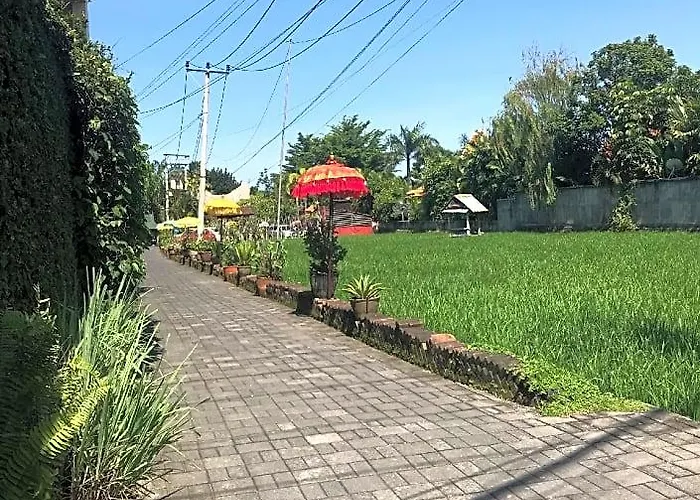 ホテル Mahayana 3br -7min Access & 10min To Canggu バリ島