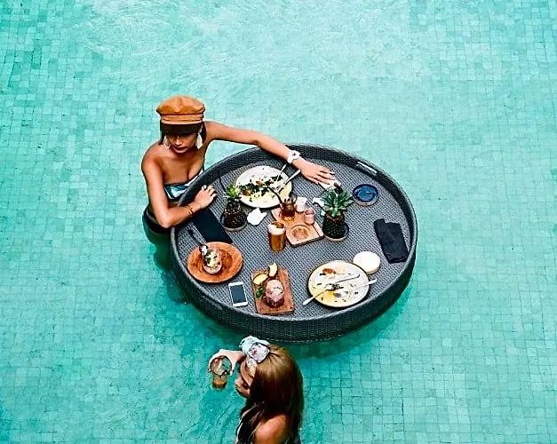 Mahayana 3br -7min Access & 10min To Canggu バリ島